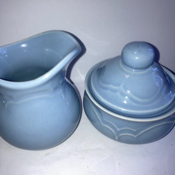 Pfaltzgraff Gazebo Blue Creamer and Sugar With Lid Set USA Vintage Retired - Picture 3 of 4